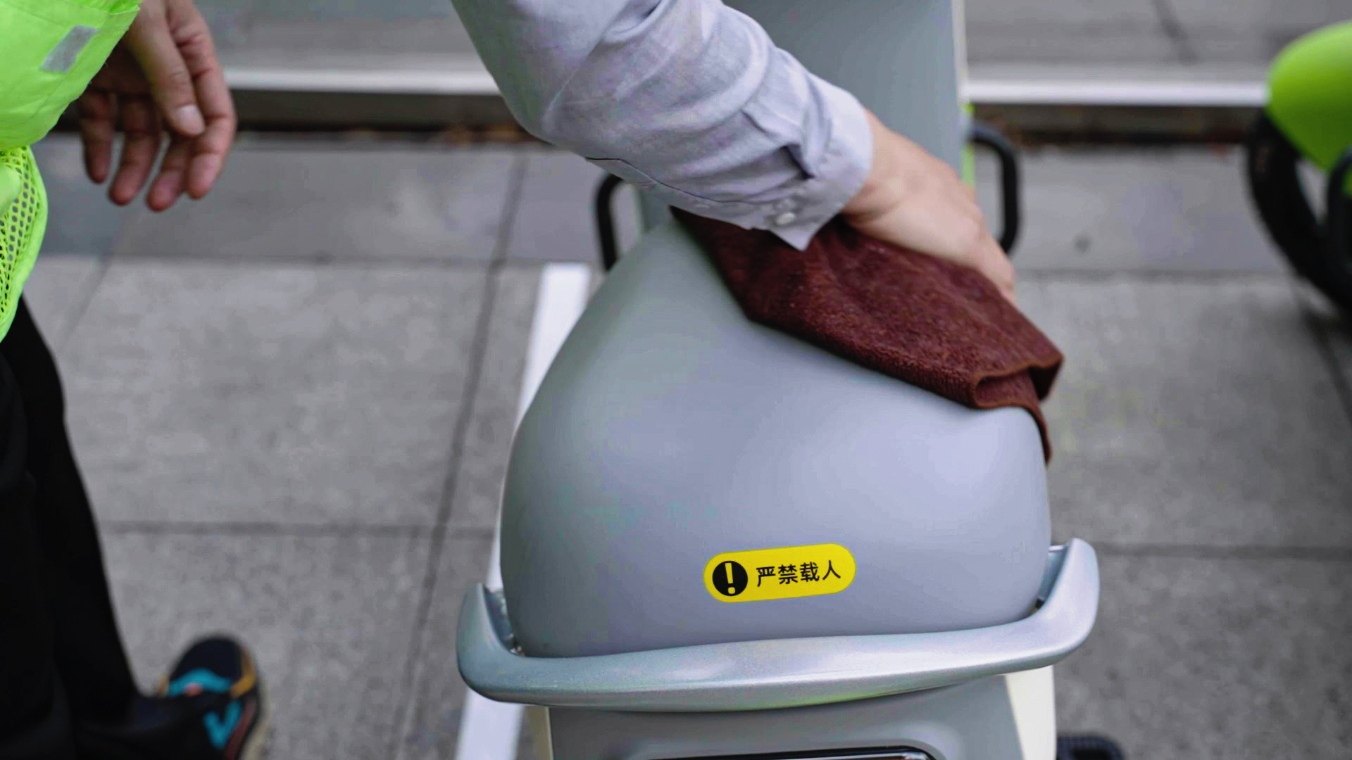 本銫共享電動(dòng)車的柔軟坐墊 本銫共享電動(dòng)車的柔軟坐墊